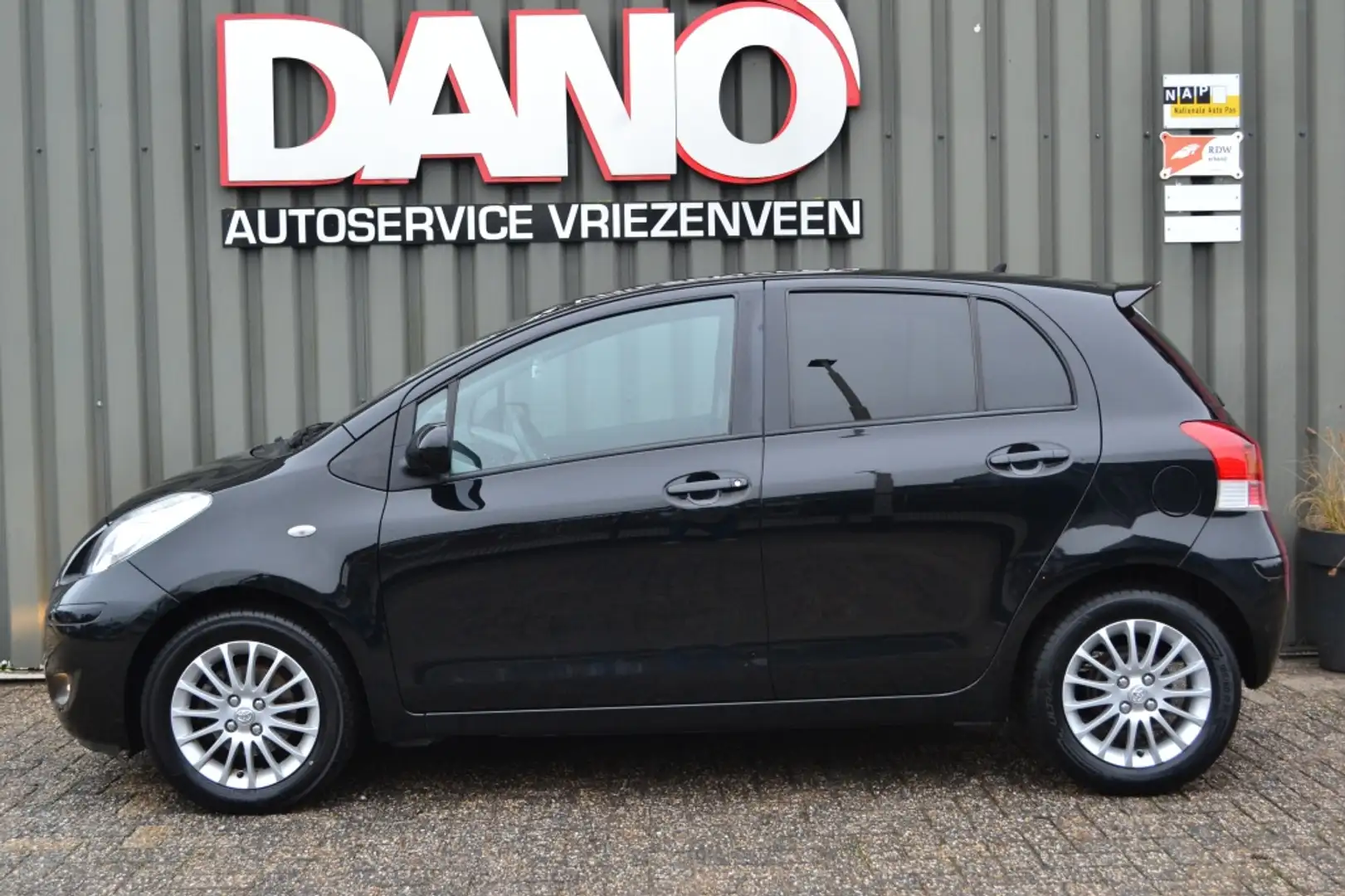 Toyota Yaris 1.3 VVTi Dynamic Airco/Trekhaak/15'' velgen/NAP Negro - 2