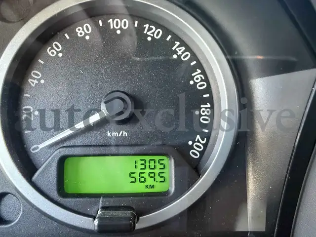 Land Rover Defender view 14