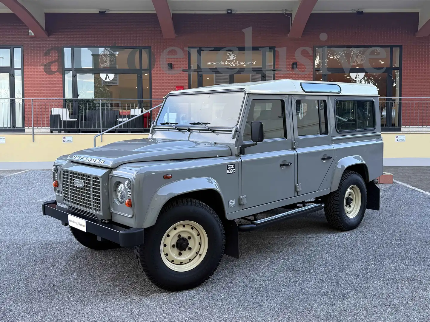 Land Rover Defender Classic Defender Works V8 Islay edition Grigio - 1