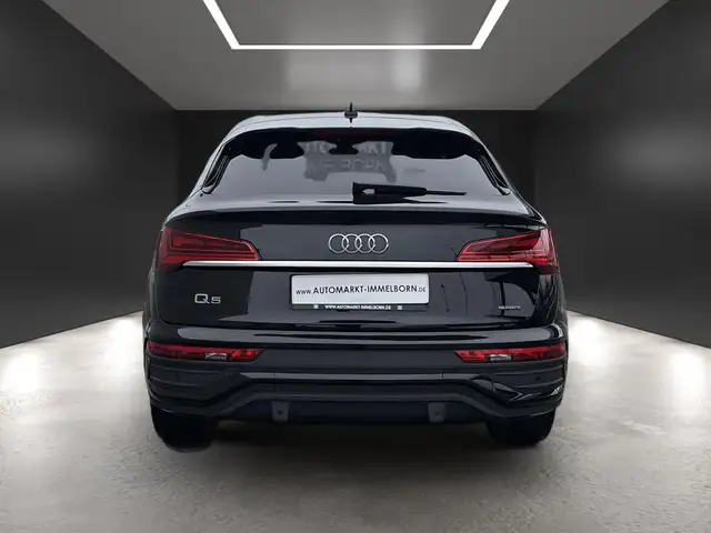 Audi Q5 view 8
