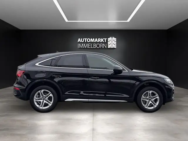 Audi Q5 view 11
