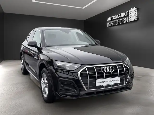 Audi Q5 view 3