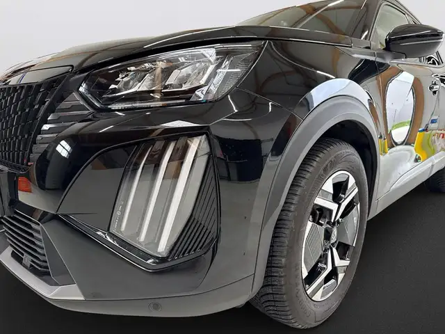 Peugeot 2008 view 11