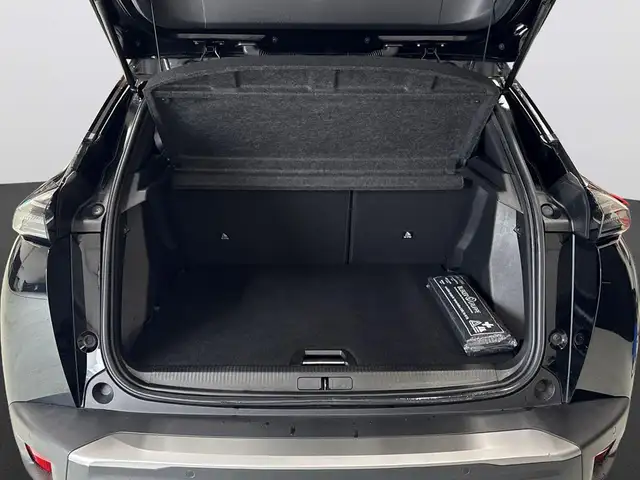 Peugeot 2008 view 9