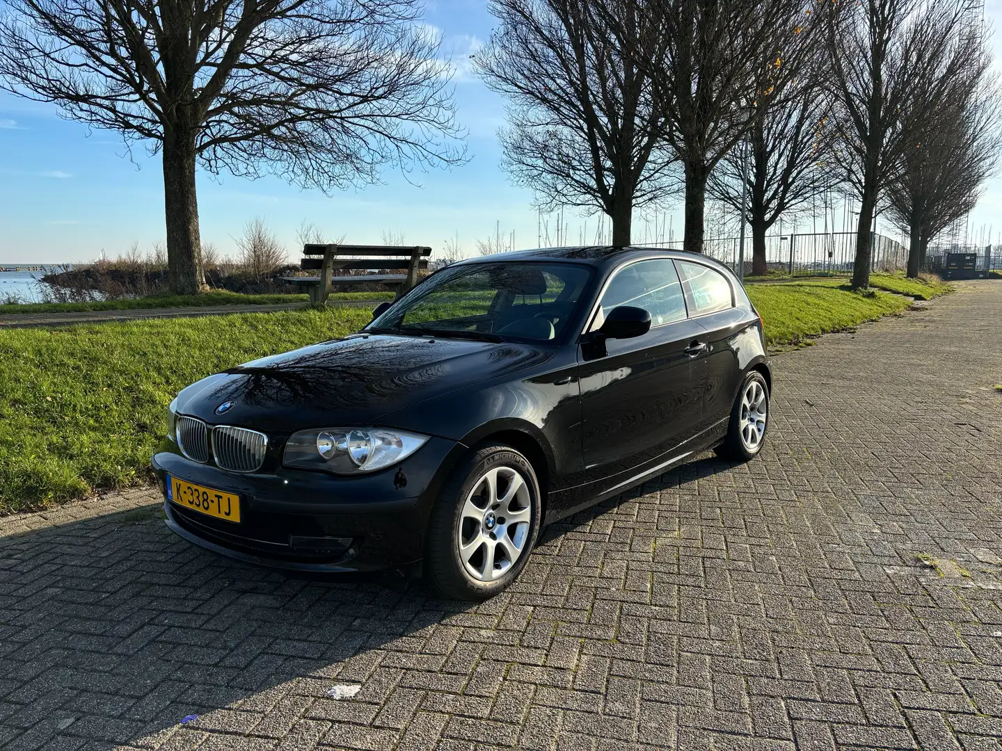 BMW 116 116 116i High Executive Чёрный - 1