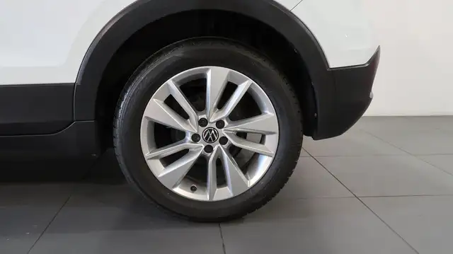 Volkswagen T-Cross view 15