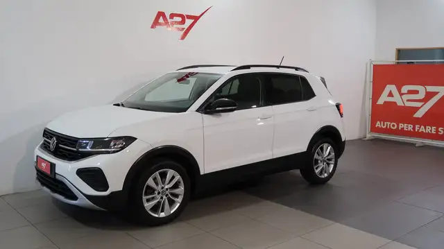 Volkswagen T-Cross view 14