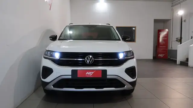 Volkswagen T-Cross view 8