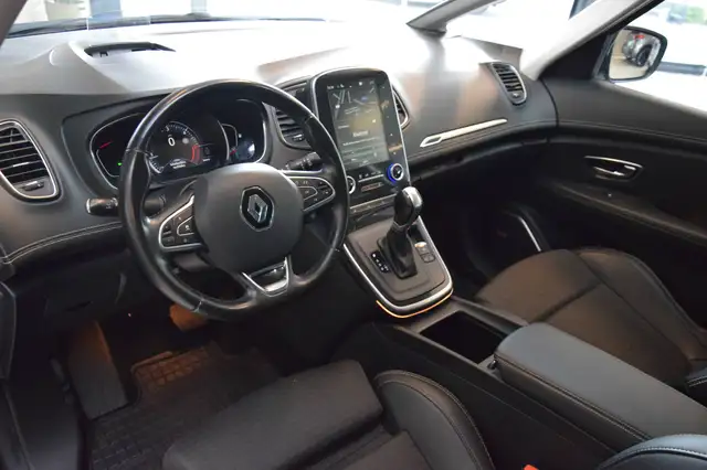 Renault Scenic view 2