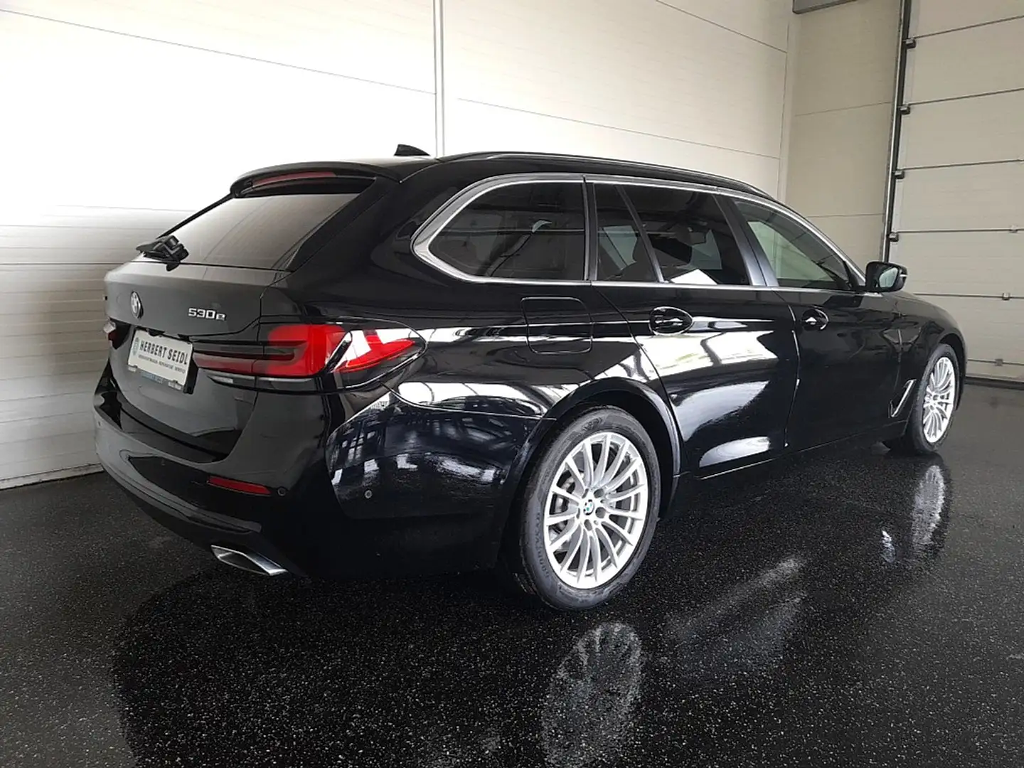 BMW 530 e Touring PHEV 4x4 Aut. *MATRIX-LED / STANDHEIZ... Schwarz - 2