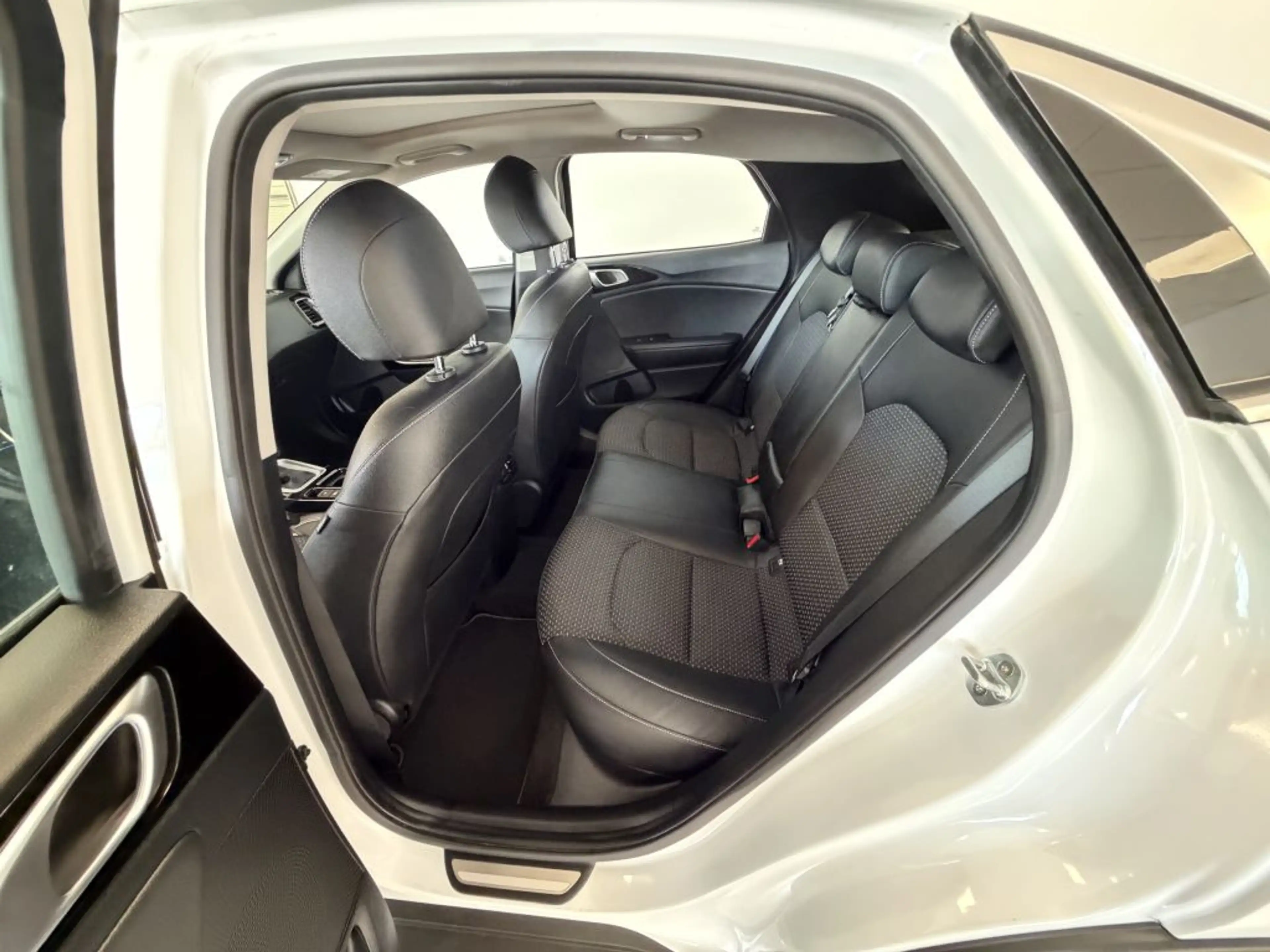 Kia XCeed 1.5 T-GDI OPF DCT7 (48V Mild Hybrid) SPIRIT — photo 7
