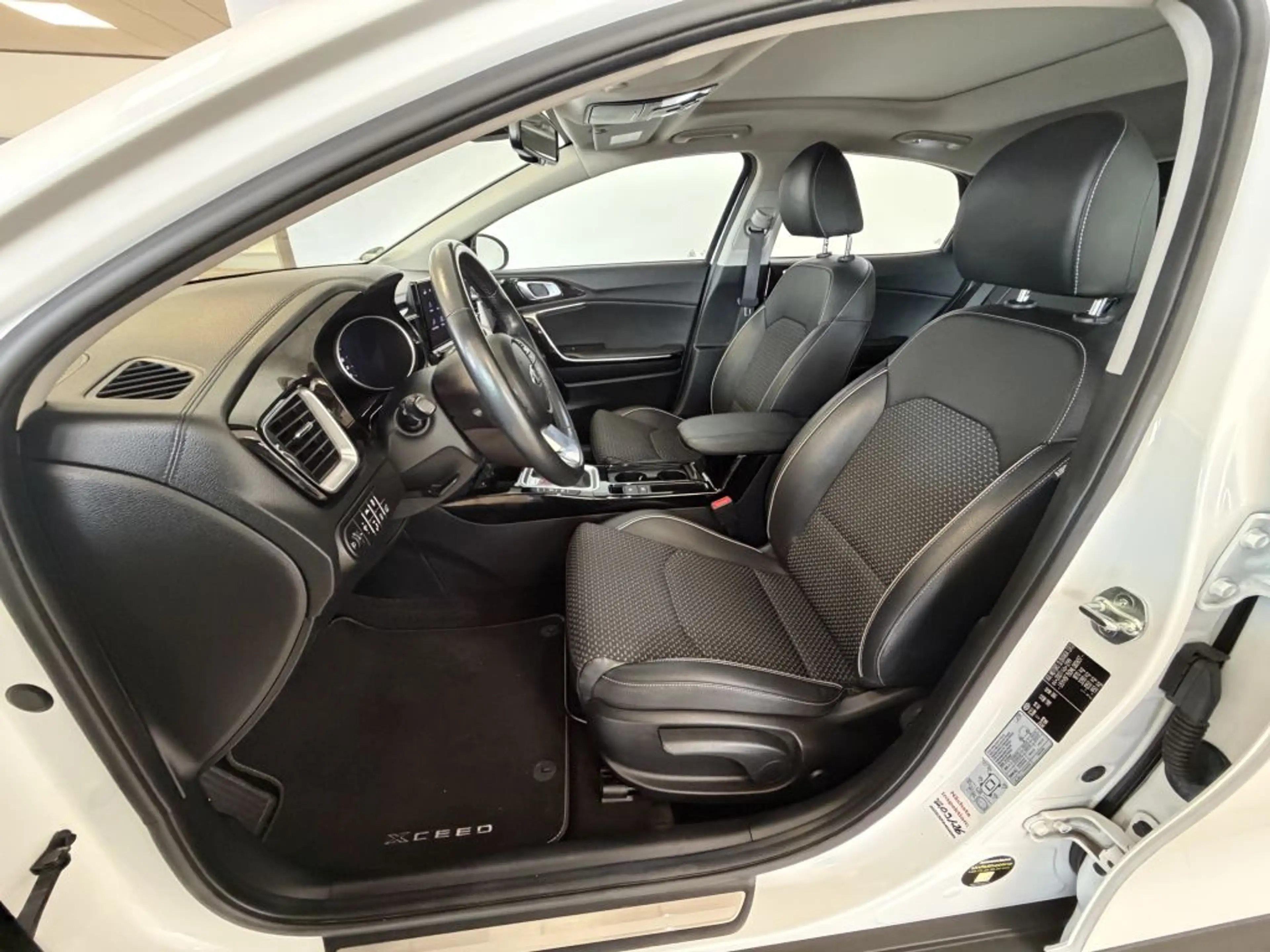 Kia XCeed 1.5 T-GDI OPF DCT7 (48V Mild Hybrid) SPIRIT — photo 6