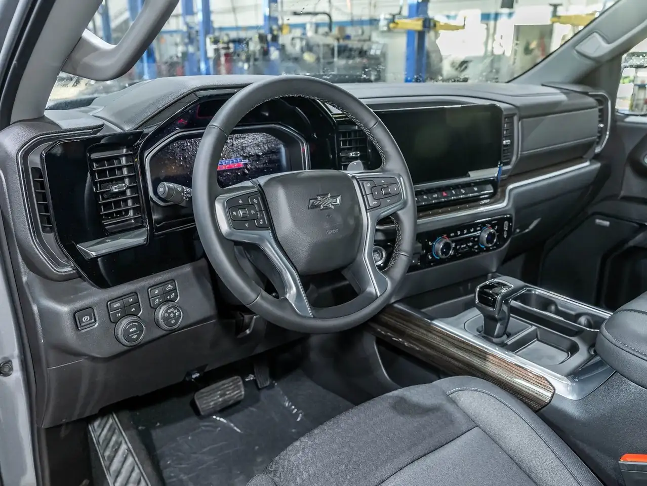 Chevrolet Silverado 1500 снимка Chevrolet Silverado 1500