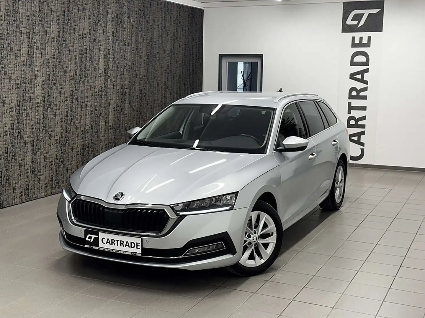 Skoda Octavia Combi 2,0 TDI Style DSG / LED/ VIRTUAL/ APP CON... Silber - 2