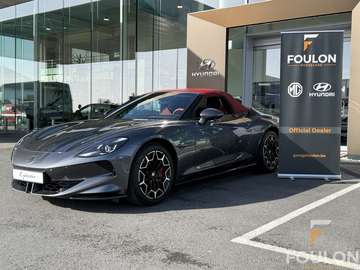 77 kWh Trophy Extended Range RED ROOF