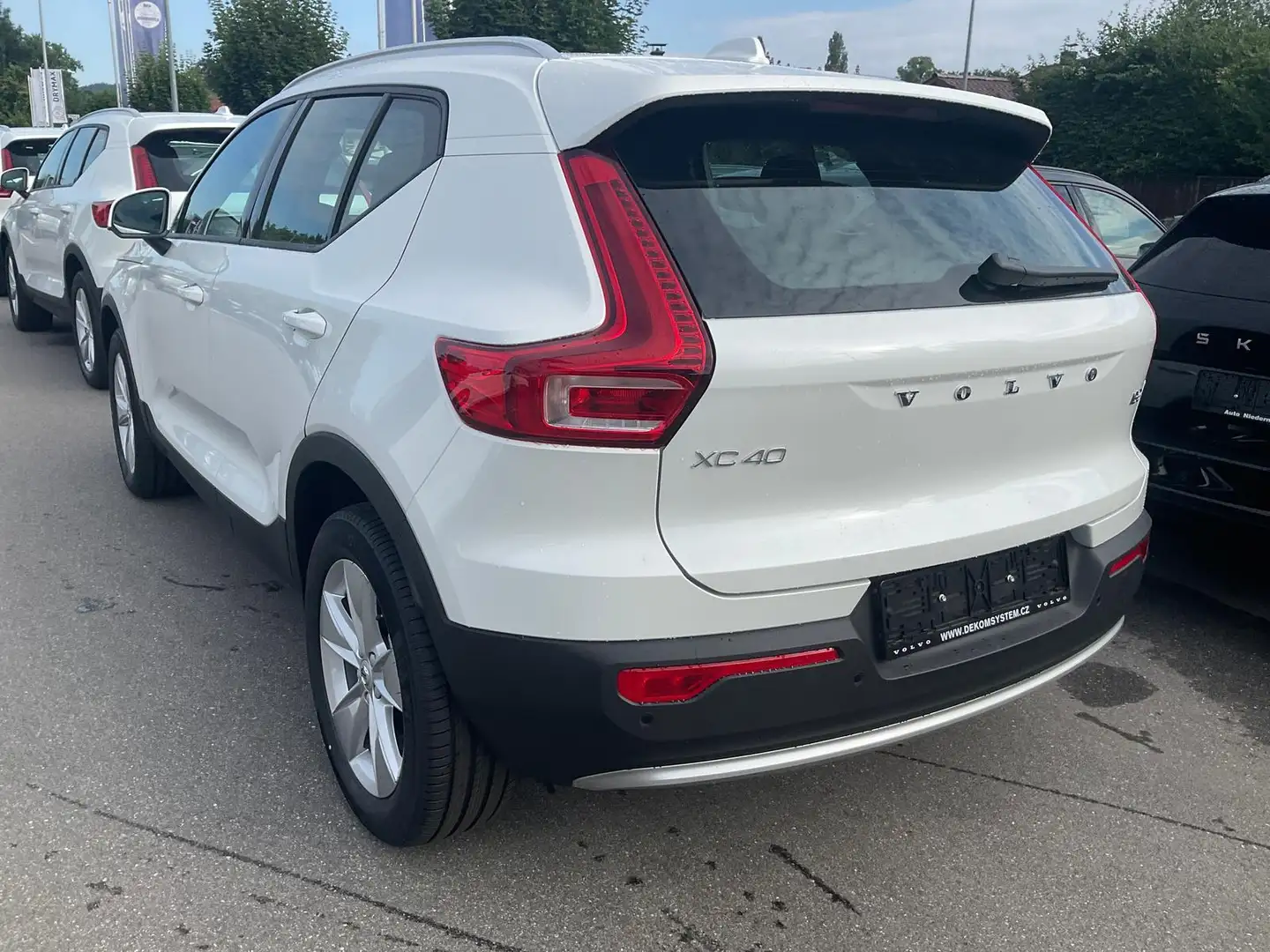 Volvo XC40 Core 2WD B3 Mild-Hybrid Core, AHK, Navi, LED, W... Weiß - 2