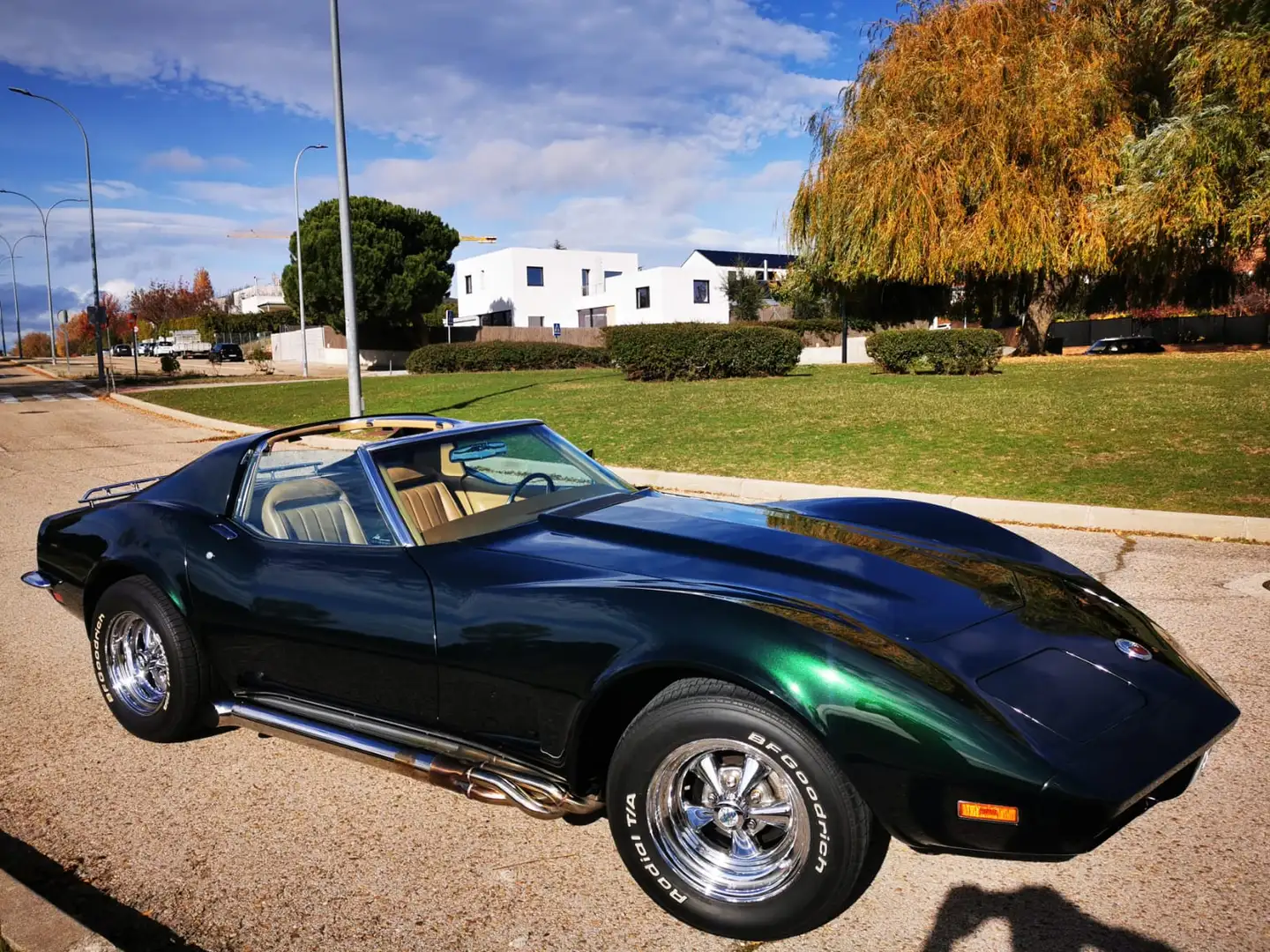 Corvette C3 Stingray V8 350 Manual Grün - 2
