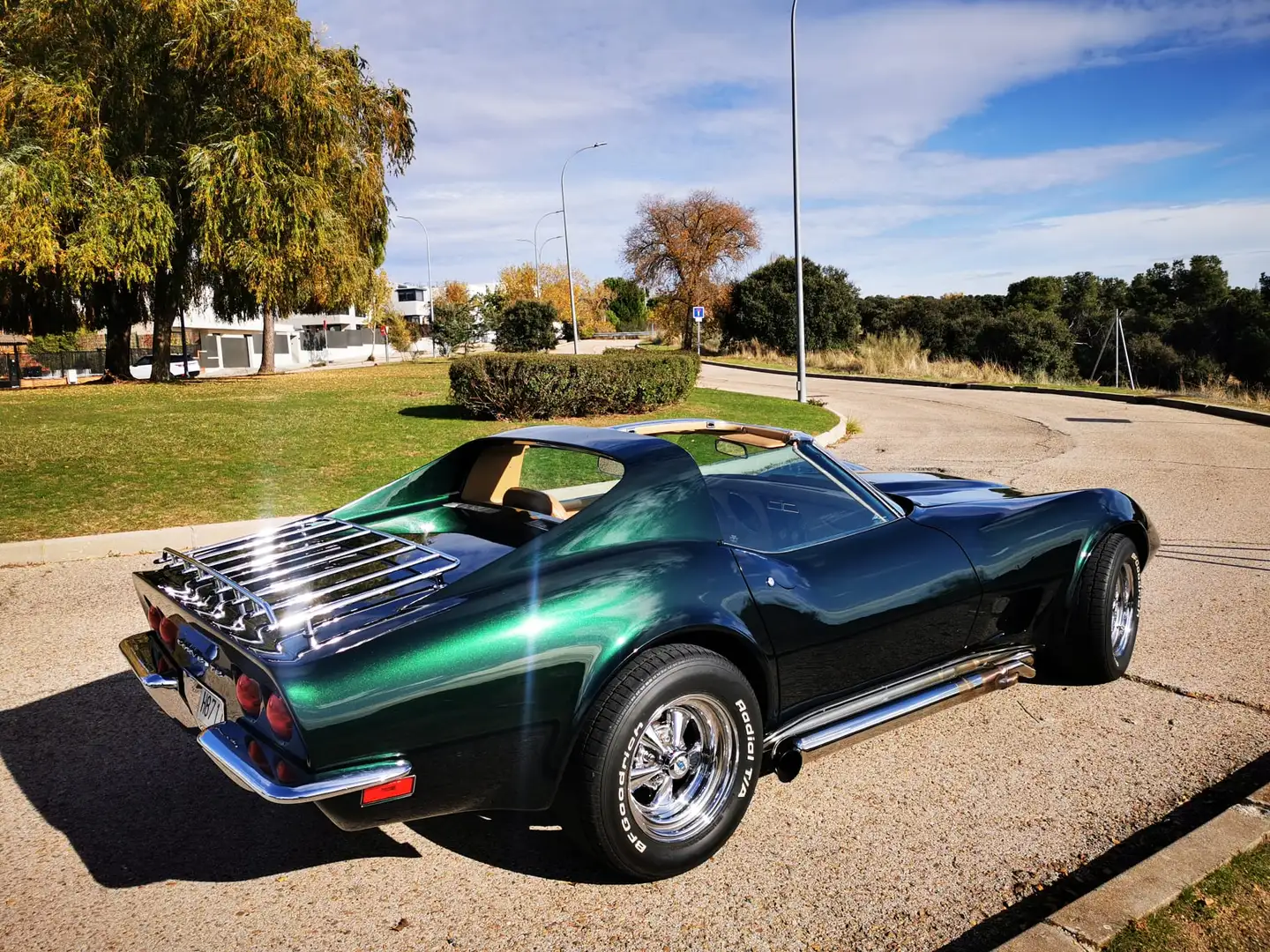 Corvette C3 Stingray V8 350 Manual Grün - 1