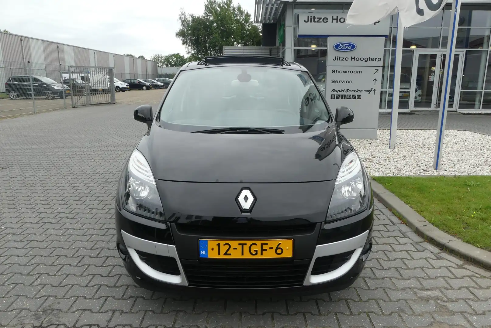 Renault Scenic 1.4 TCe Bose CRUISE, CLIMA, NAVI, CAMERA, TREKHAAK Zwart - 2