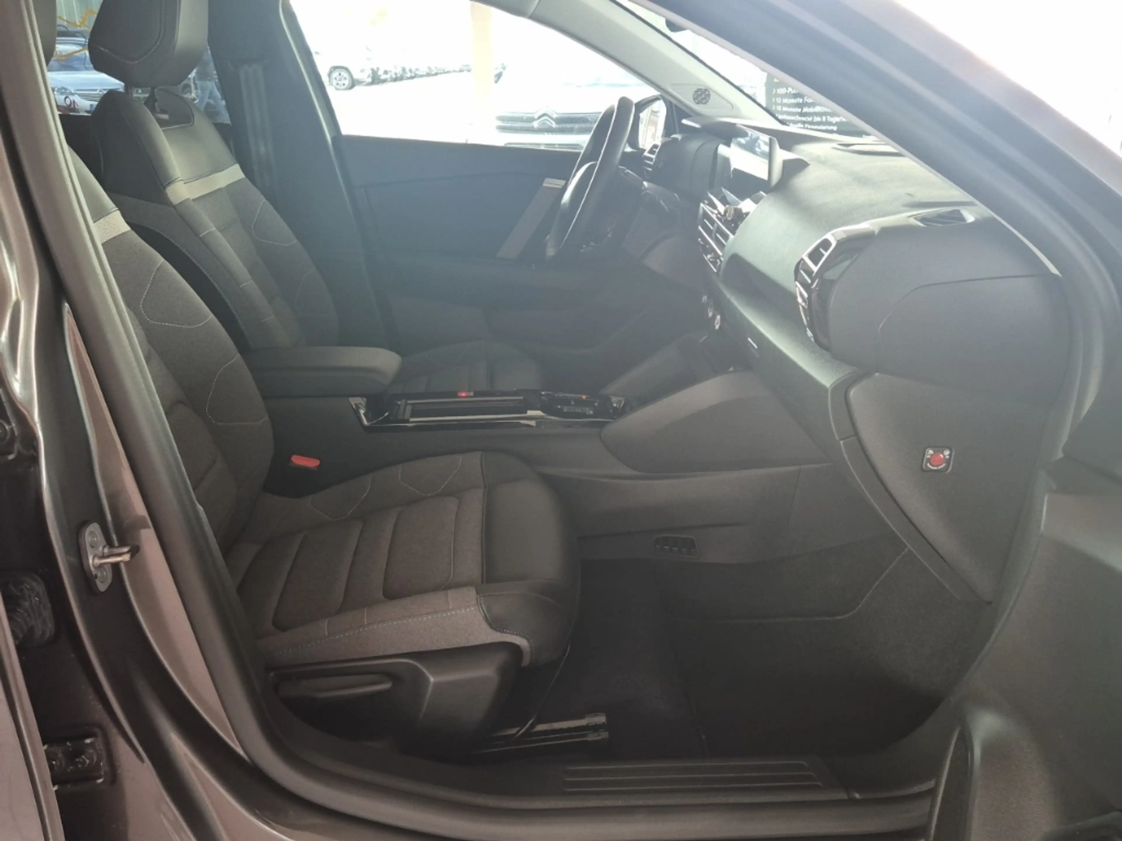 Citroen E-C4 Electric Plus 11kw Shz Navi Kamera Tempomat — photo 12