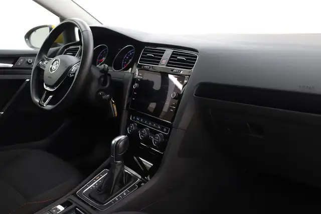 Volkswagen Golf view 15
