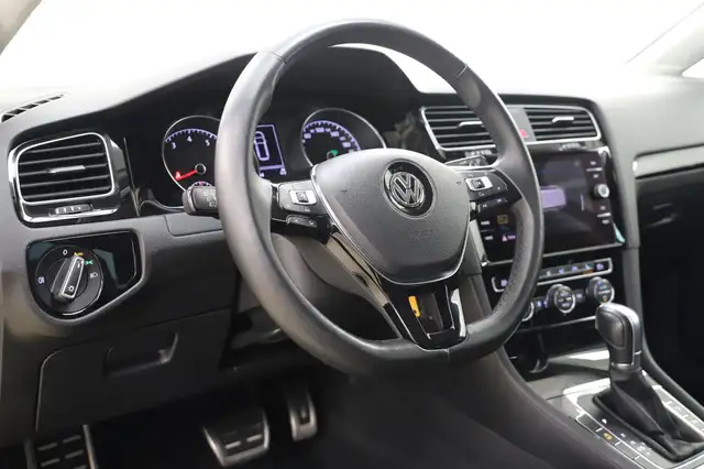 Volkswagen Golf view 13