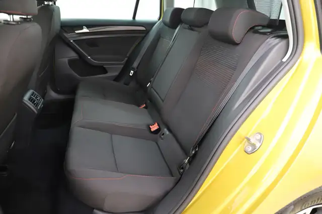 Volkswagen Golf view 11