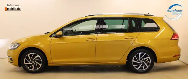 Volkswagen Golf view 4