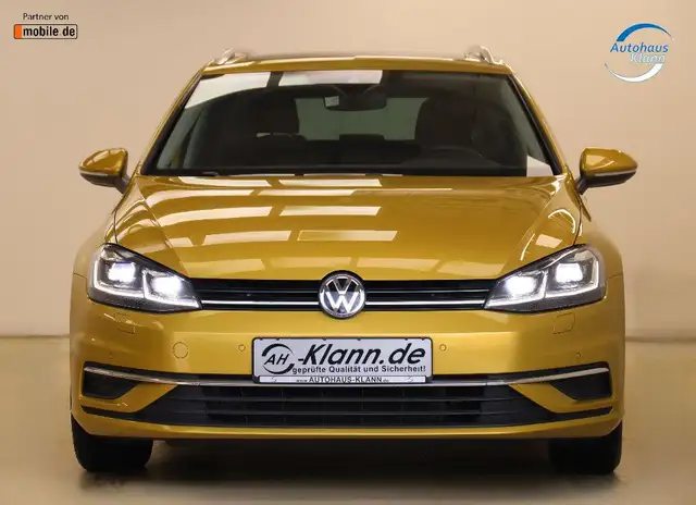 Volkswagen Golf view 2