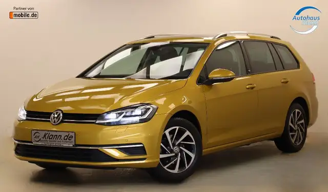 Volkswagen Golf view 3
