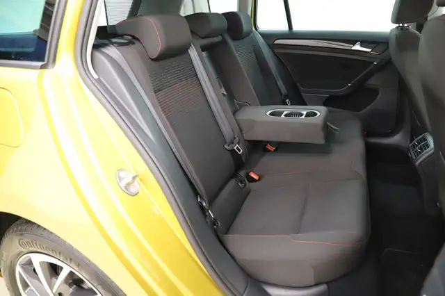 Volkswagen Golf view 12