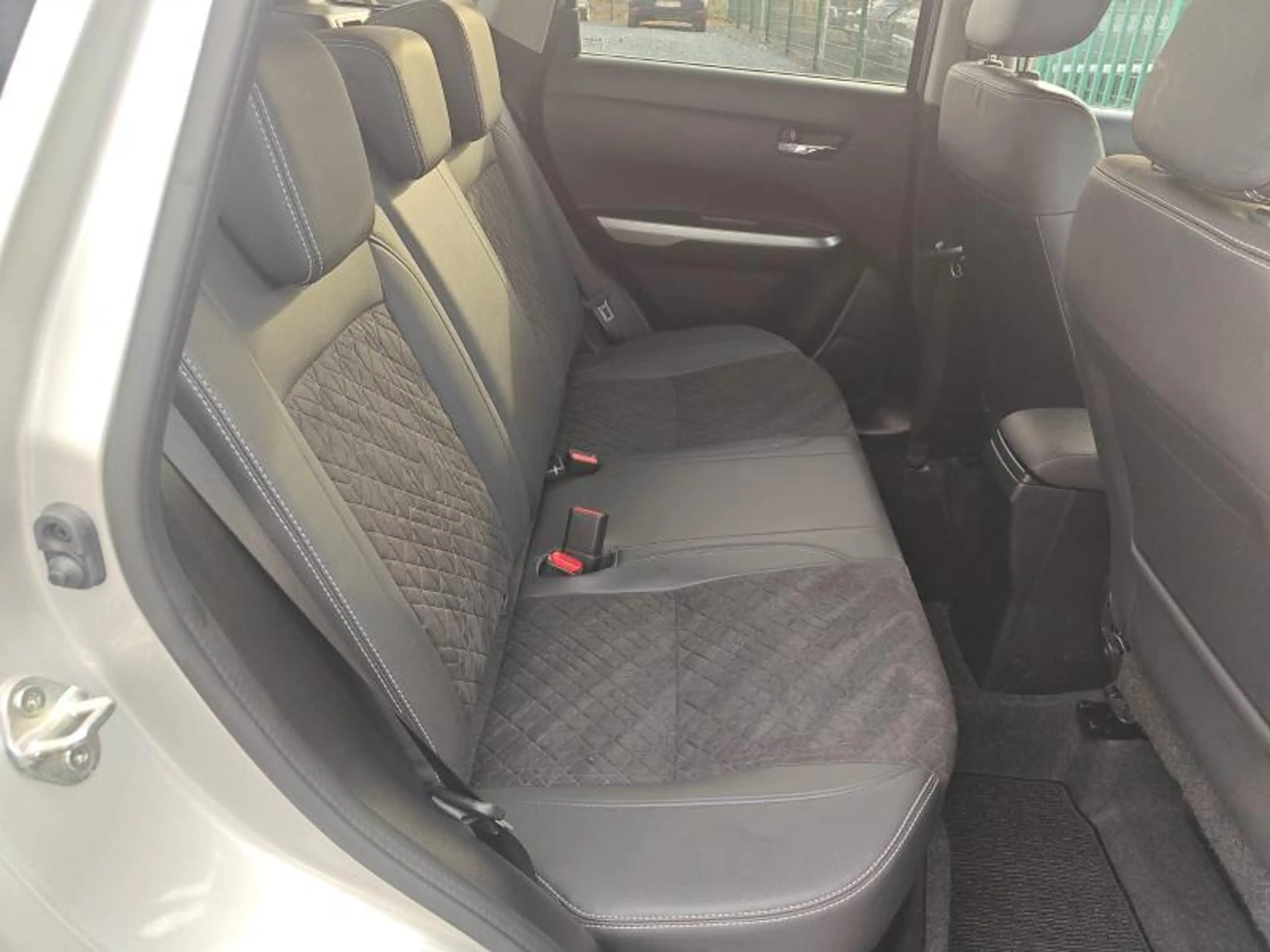 Suzuki Vitara 1.5 HYBRID STYLE AUTOMAAT Keyless | Dodehoeksensor — photo 10