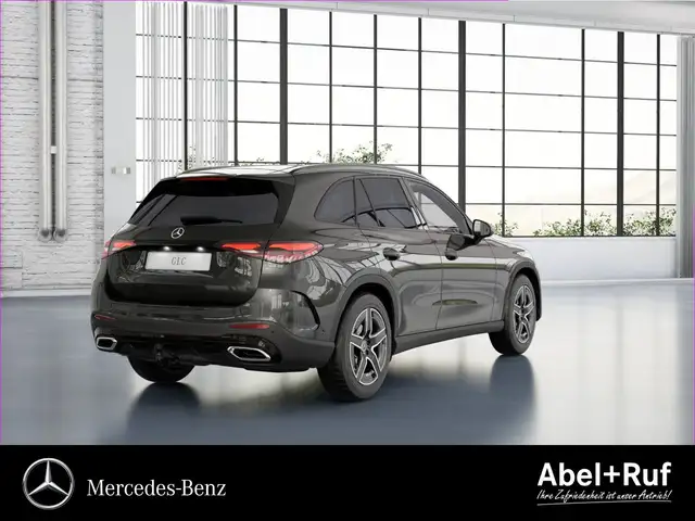 Mercedes-Benz GLC view 4