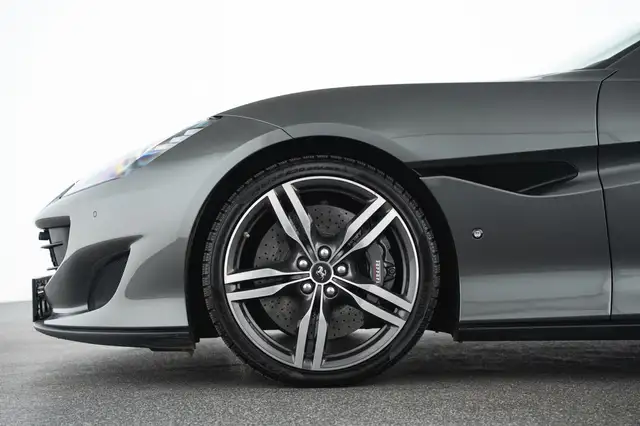 Ferrari Portofino view 9