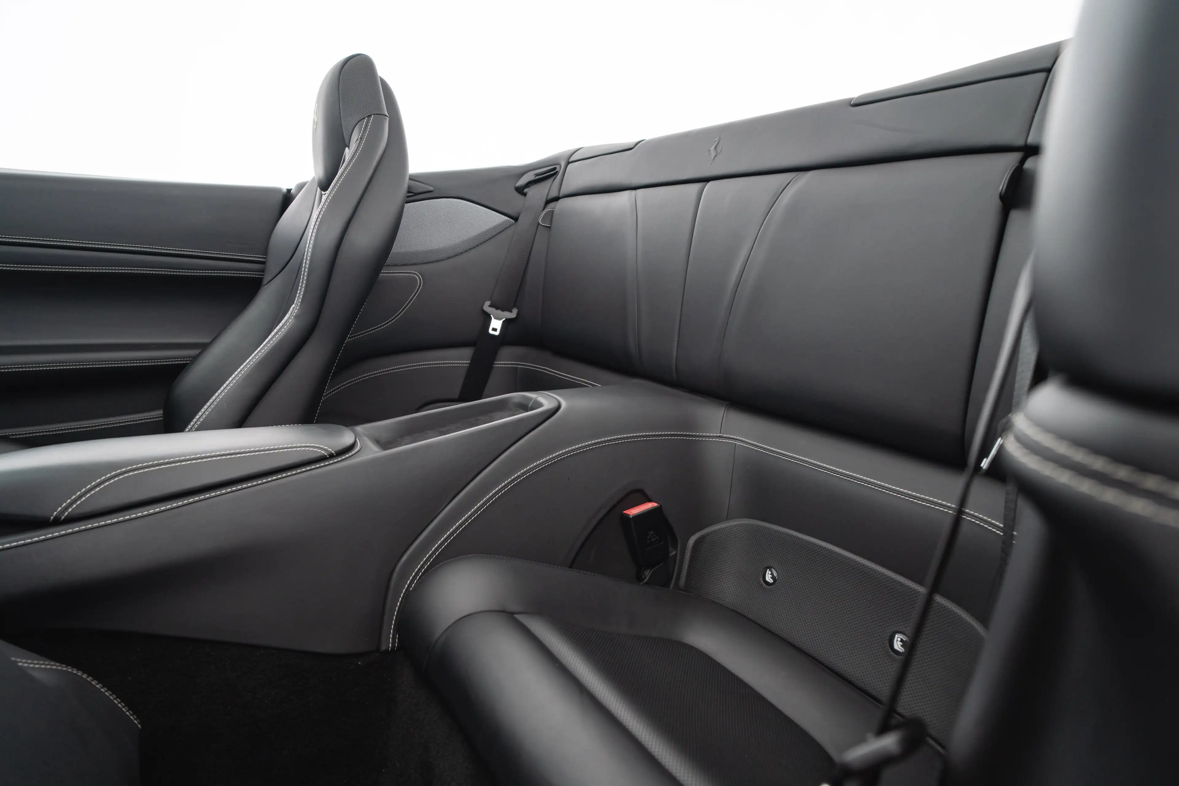 Ferrari Portofino 3.9 T V8 DCT — photo 14