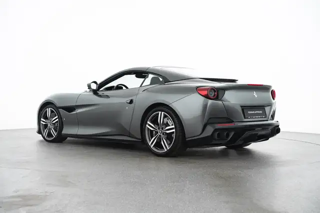 Ferrari Portofino view 7