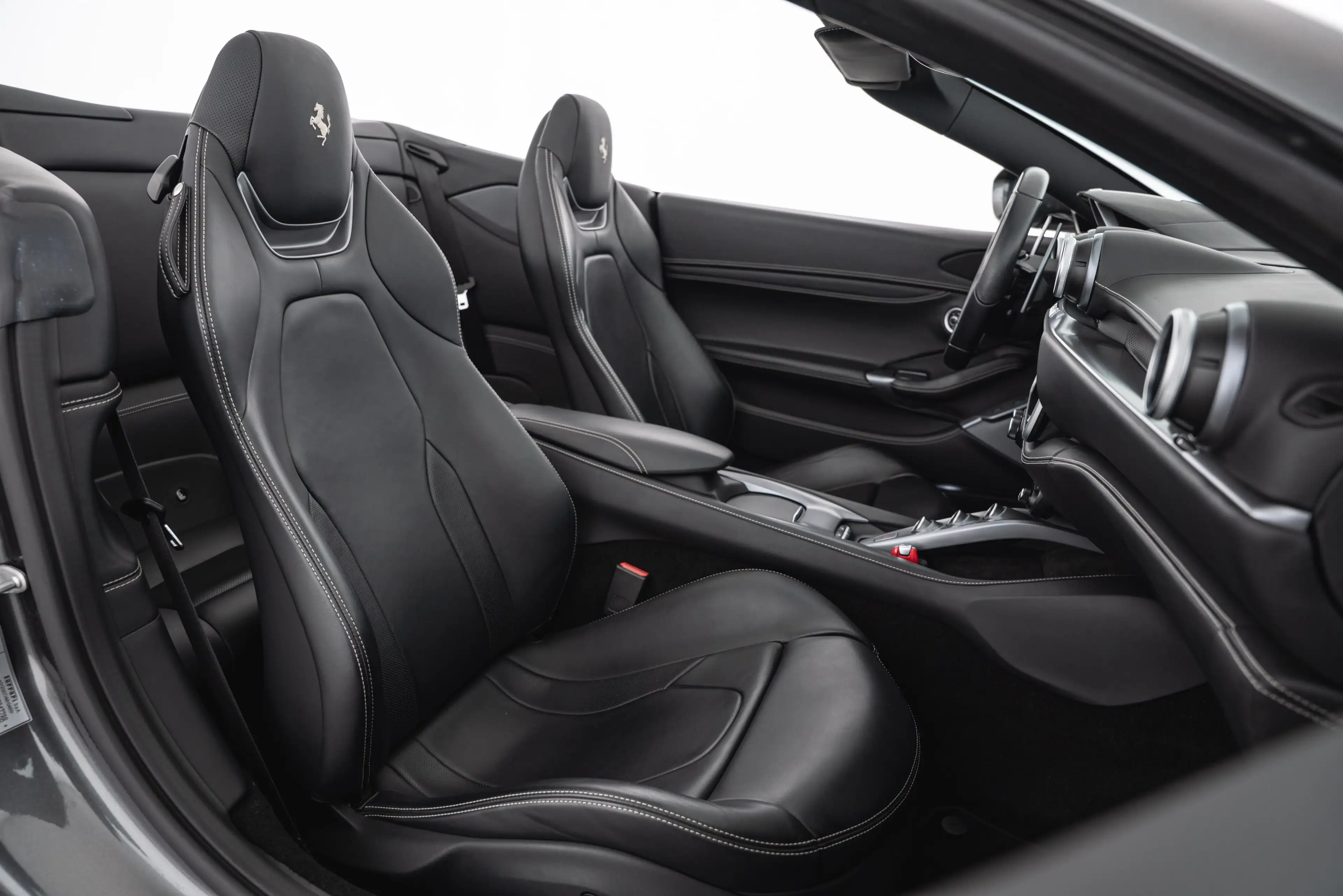 Ferrari Portofino 3.9 T V8 DCT — photo 13