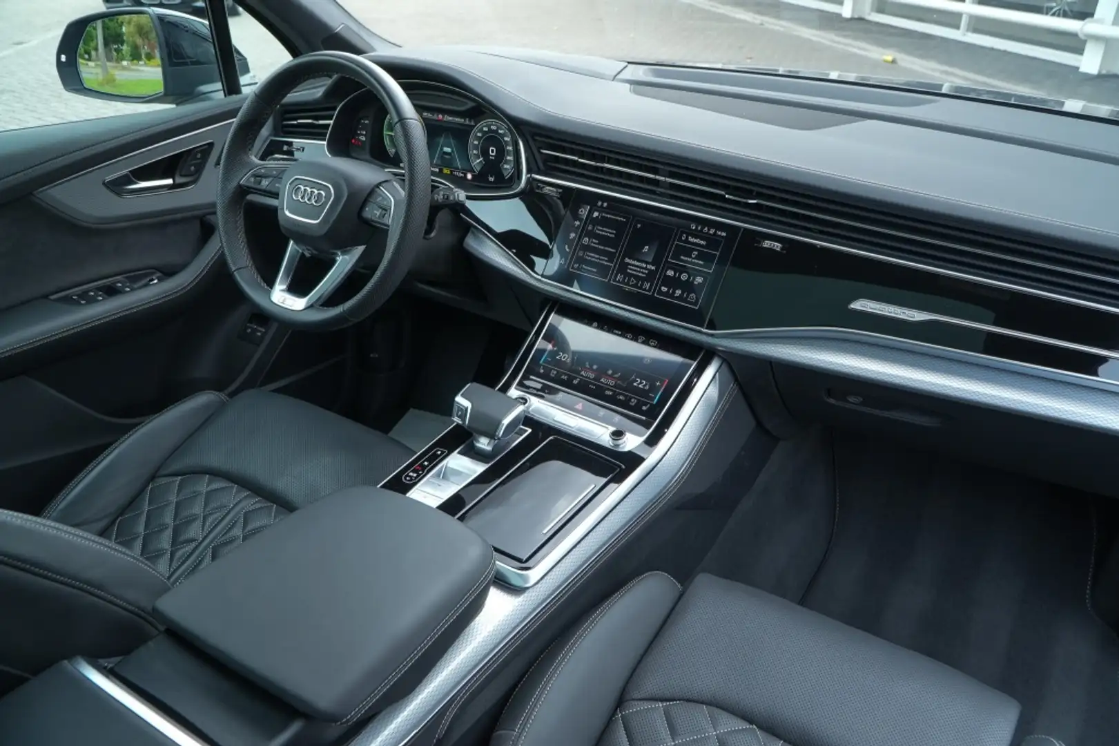 Audi Q7 60 TFSI e Quattro Competition I Pano I 5 Jaar gara Grijs - 2