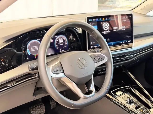 Volkswagen Golf view 19