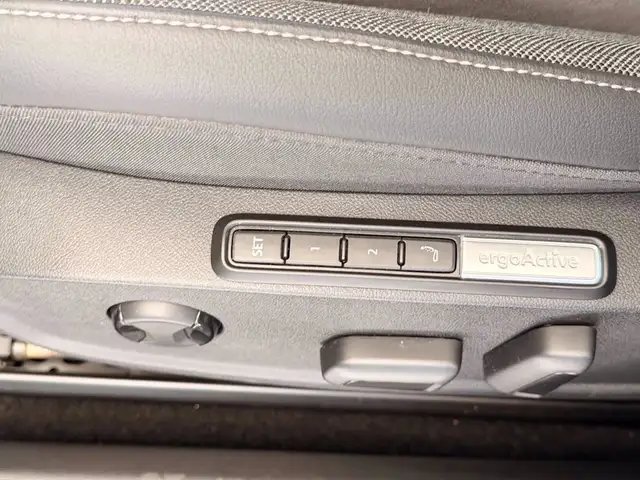 Volkswagen Golf view 21