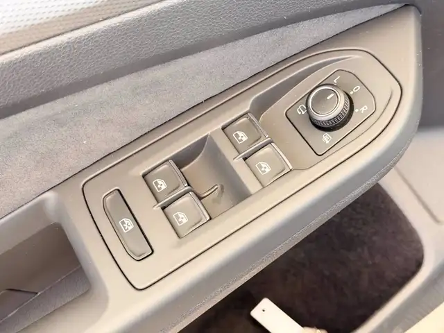 Volkswagen Golf view 20