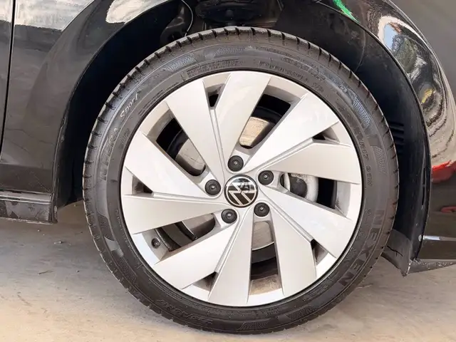 Volkswagen Golf view 15
