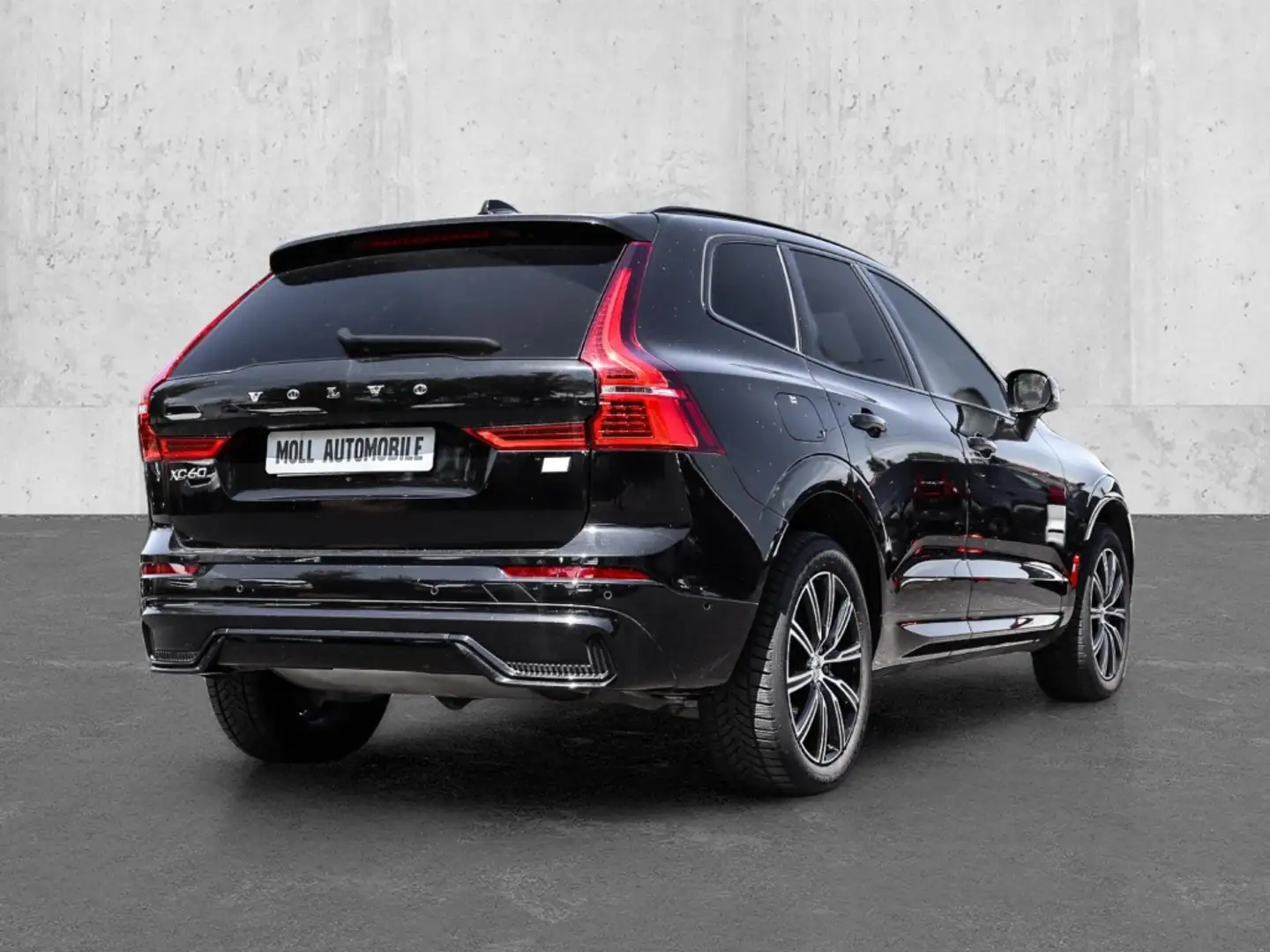 Volvo XC60 Plus Dark Recharge Plug-In Hybrid AWD T8 Twin Engi Schwarz - 2