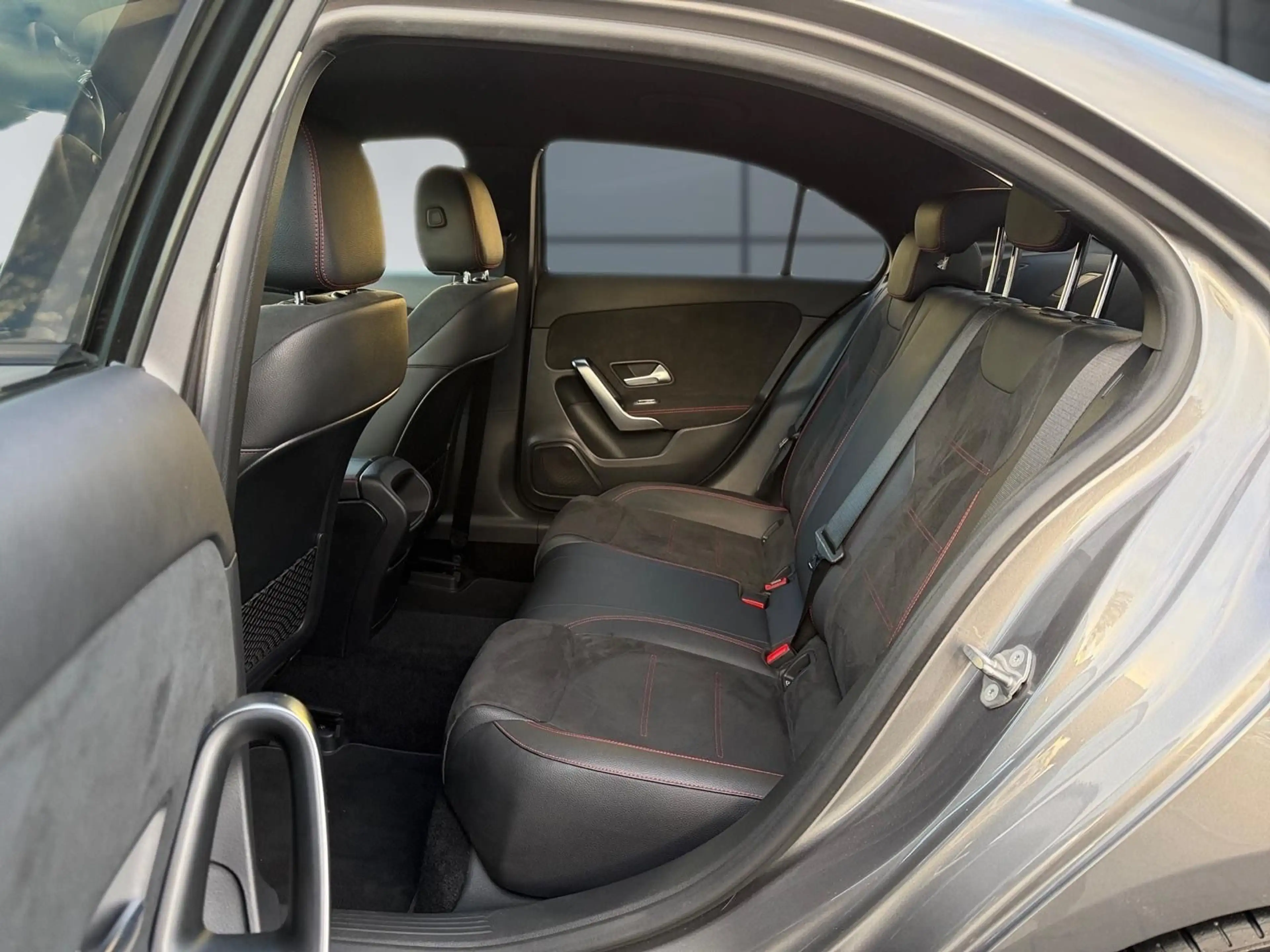 Mercedes-Benz A 35 AMG A Limousine A 35 AMG 4Matic AUTOMATIK — photo 7