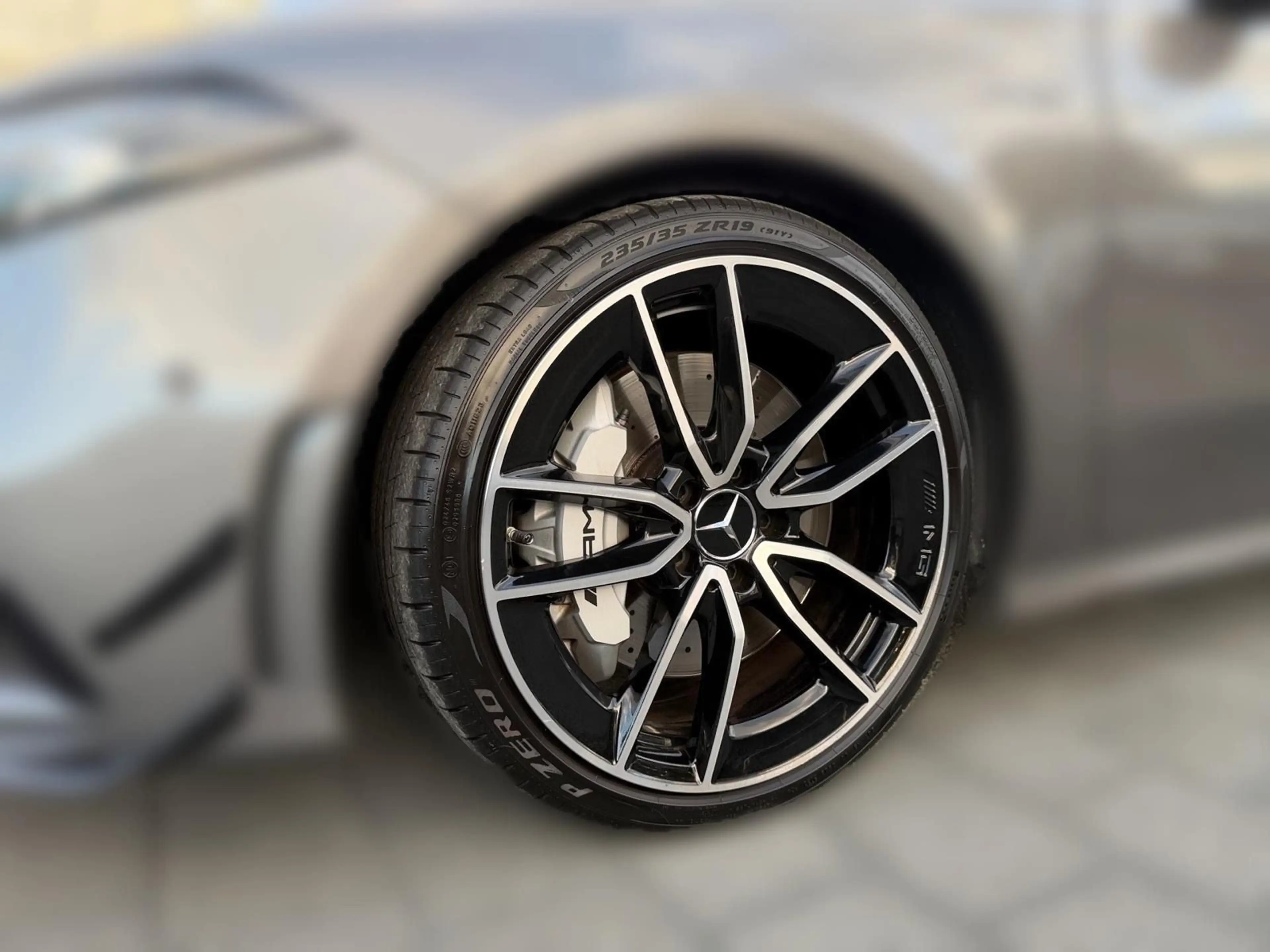 Mercedes-Benz A 35 AMG A Limousine A 35 AMG 4Matic AUTOMATIK — photo 5