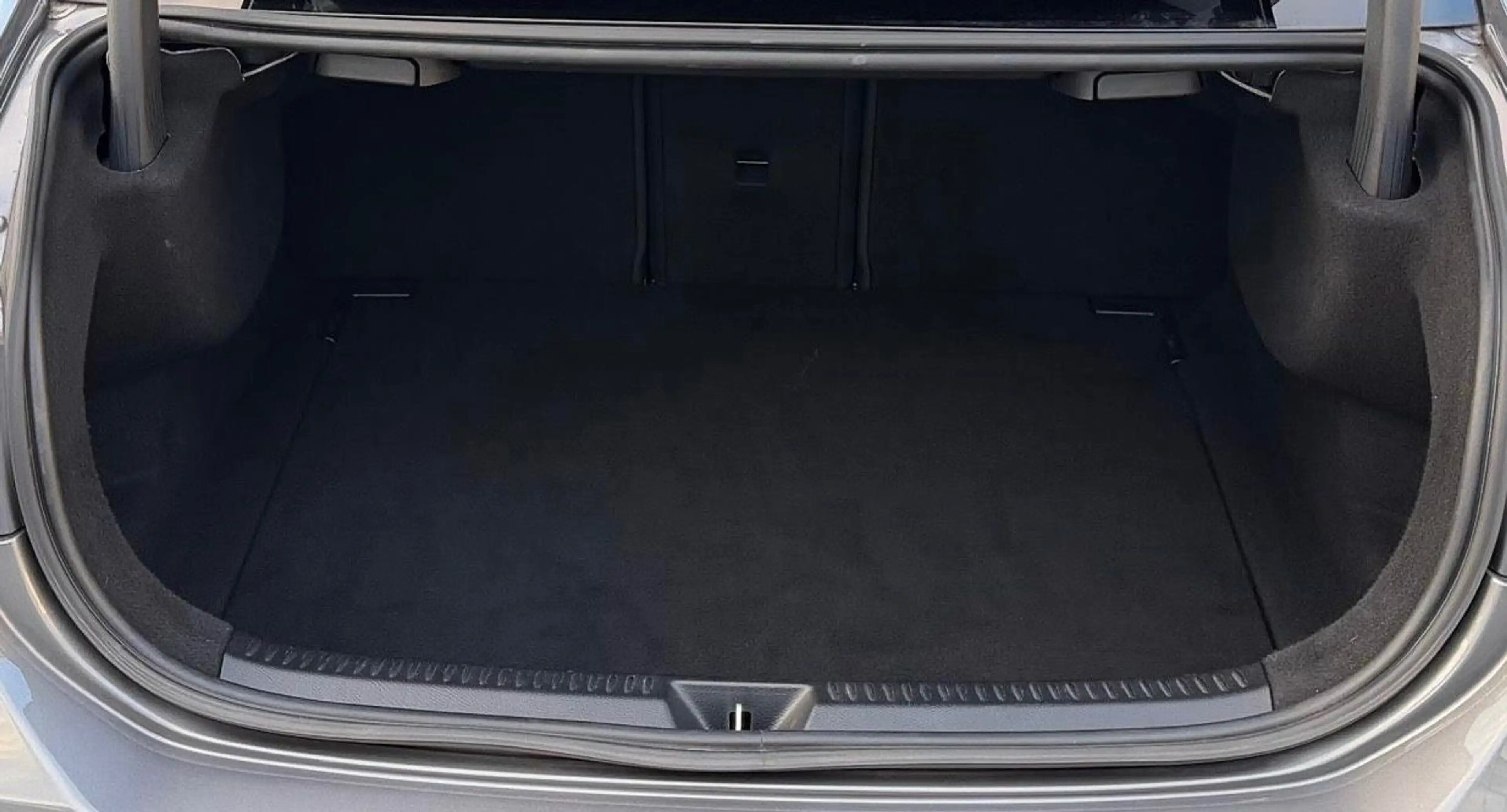 Mercedes-Benz A 35 AMG A Limousine A 35 AMG 4Matic AUTOMATIK — photo 14