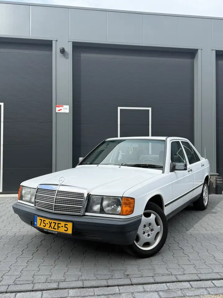 Mercedes-Benz 190 2.0, foto 1