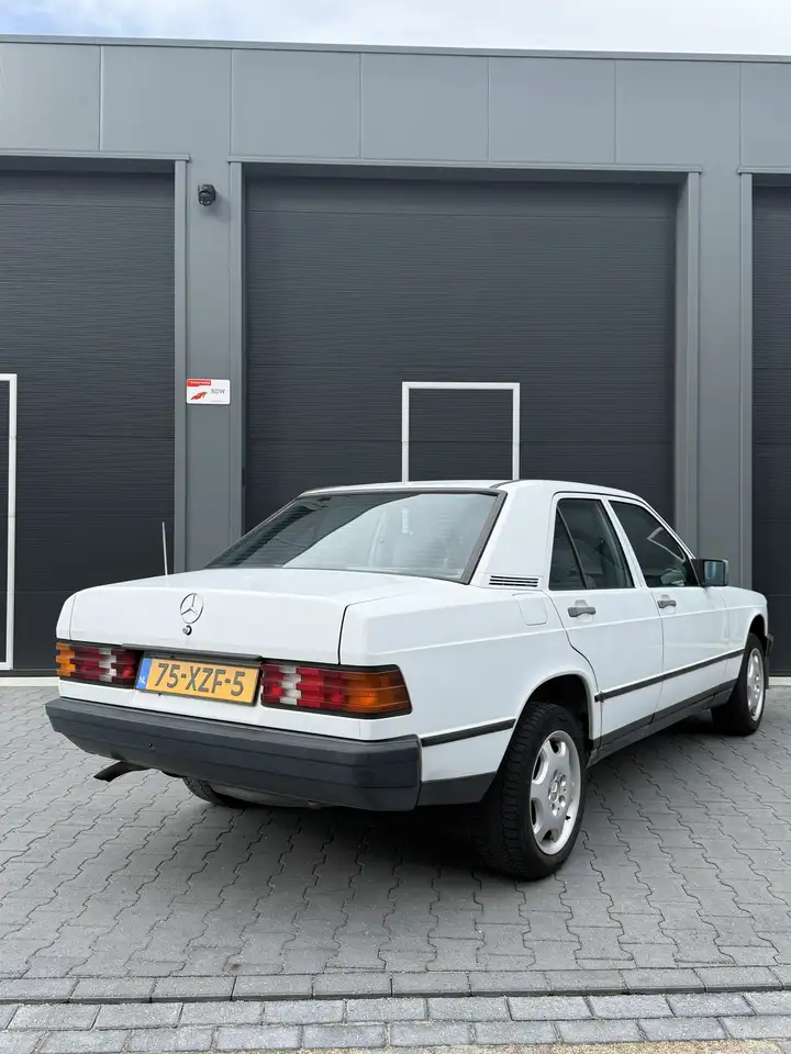 Mercedes-Benz 190 2.0, foto 3