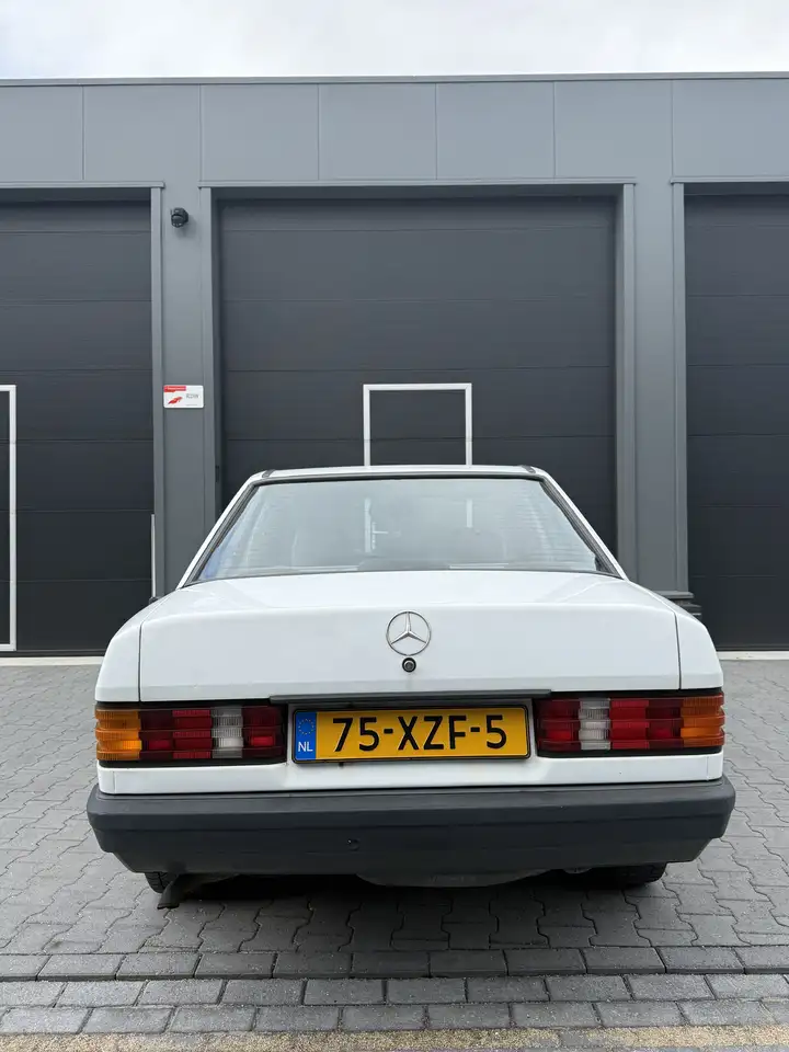 Mercedes-Benz 190 2.0, foto 4