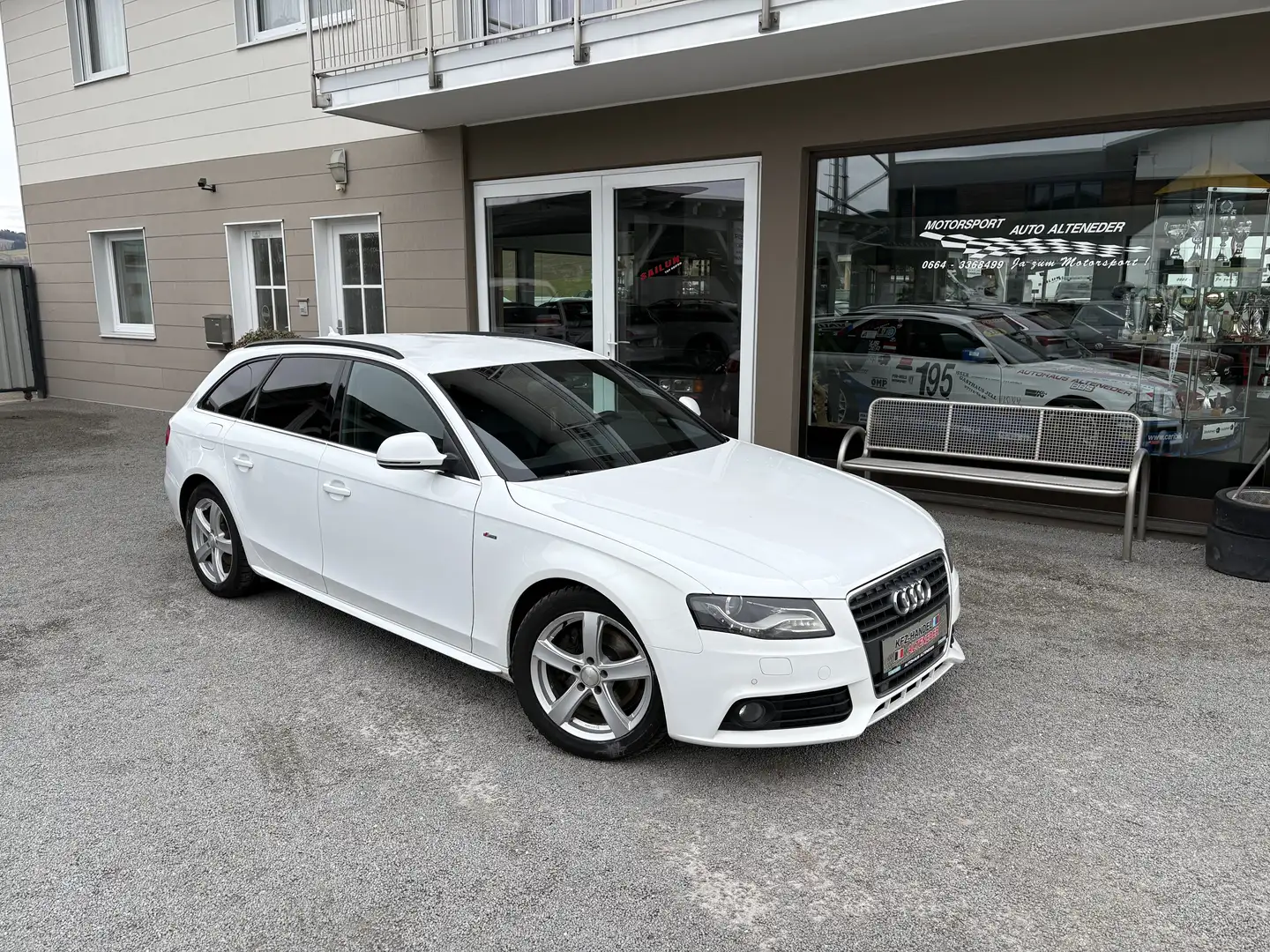 Audi A4 Avant 2,0 TDI DPF *3x S-line*XENON*TEMP*SITZH* Weiß - 1